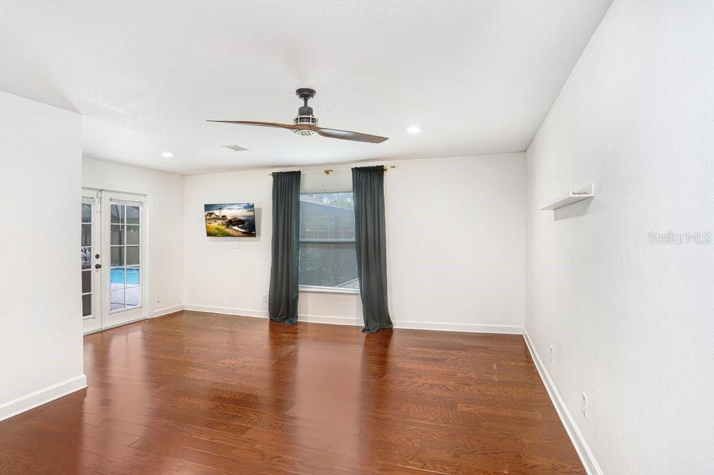 4404 W WISCONSIN AVE, TAMPA, FL, 33616