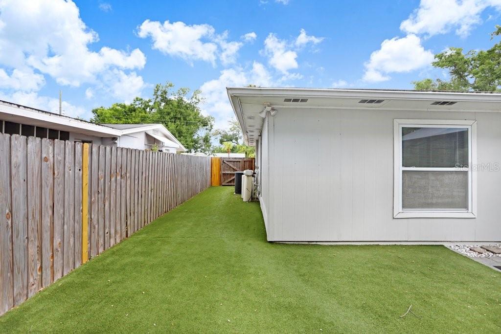 4404 W WISCONSIN AVE, TAMPA, FL, 33616