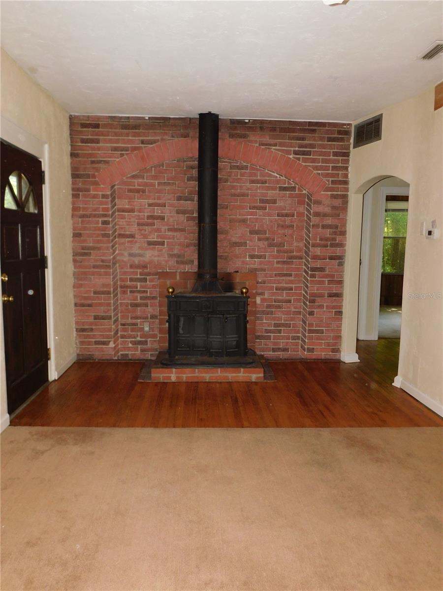 5725 E UNIVERSITY AVE, GAINESVILLE, FL, 32641