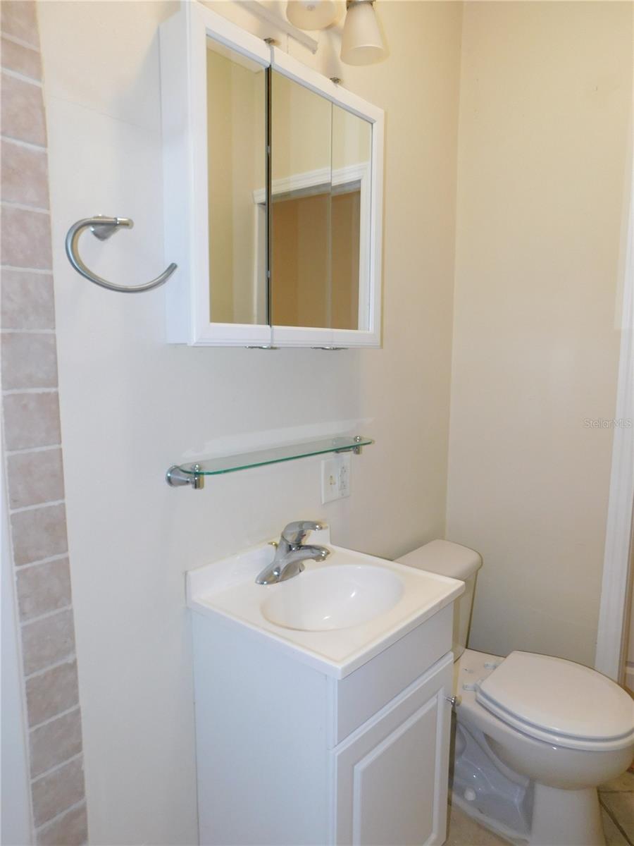 5725 E UNIVERSITY AVE, GAINESVILLE, FL, 32641