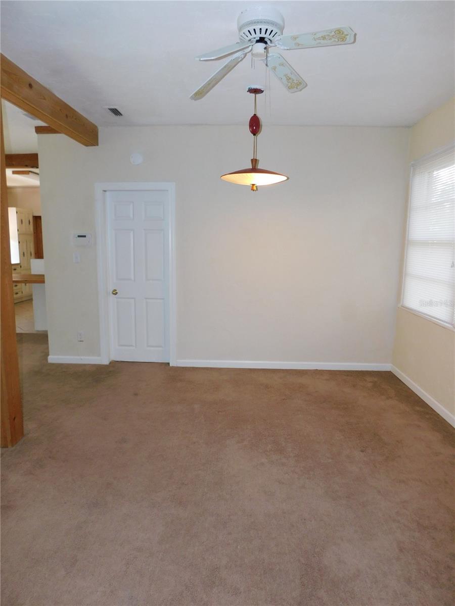 5725 E UNIVERSITY AVE, GAINESVILLE, FL, 32641