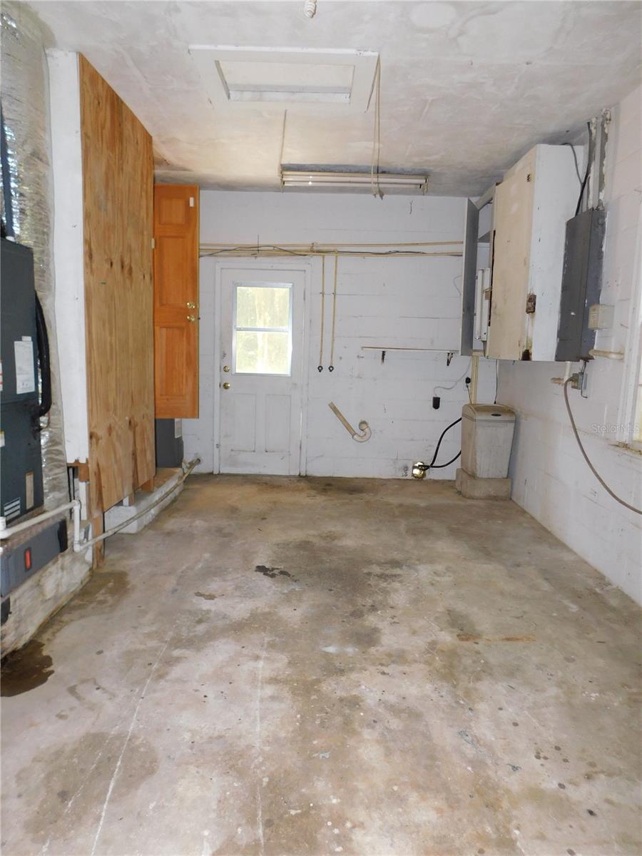 5725 E UNIVERSITY AVE, GAINESVILLE, FL, 32641