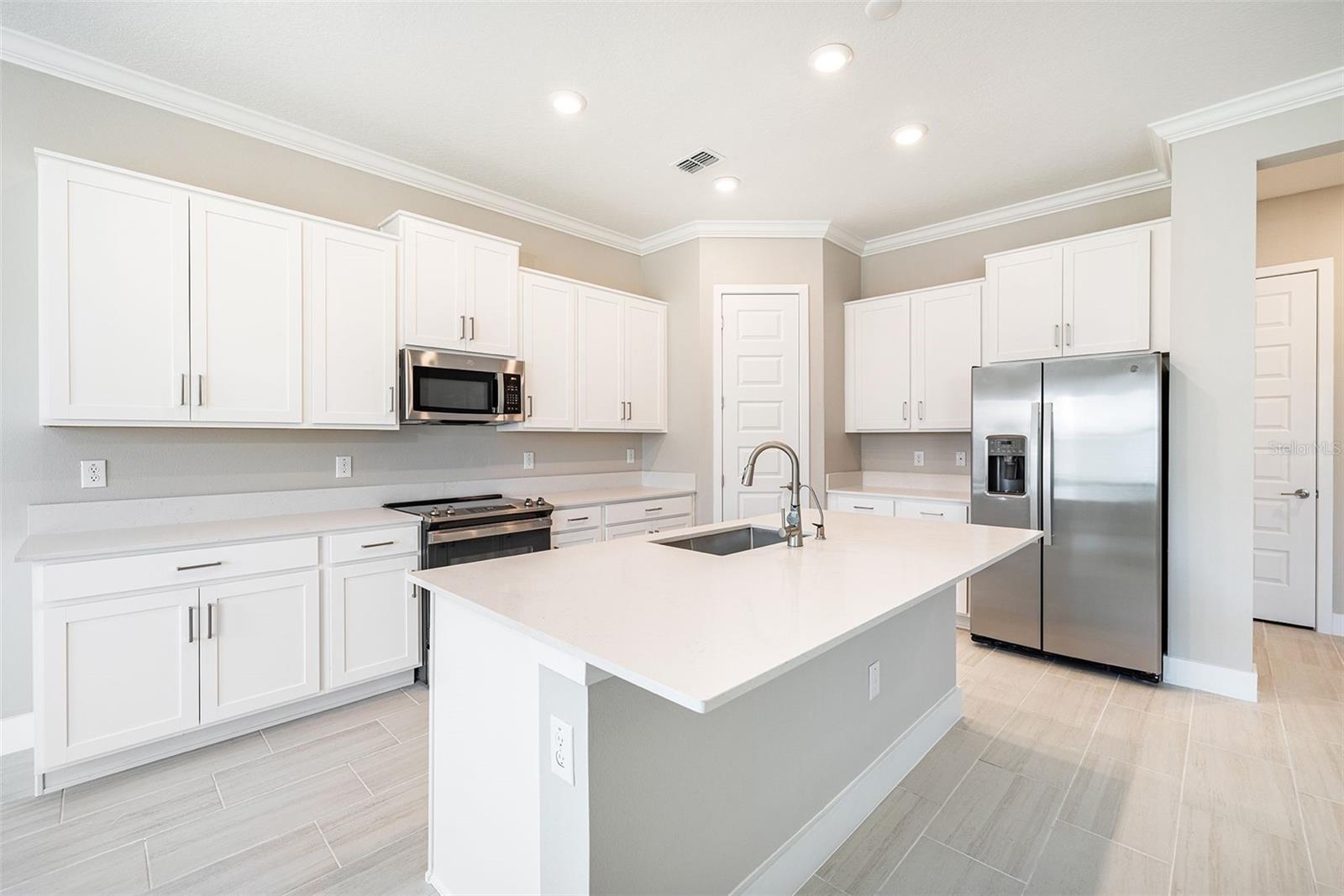 7706 S SHAMROCK RD, TAMPA, FL, 33616
