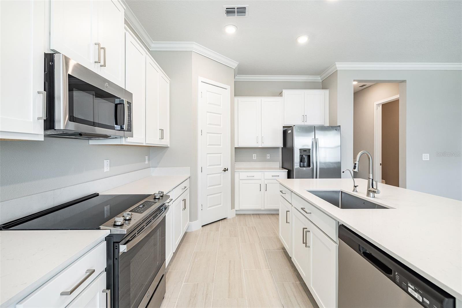 7706 S SHAMROCK RD, TAMPA, FL, 33616