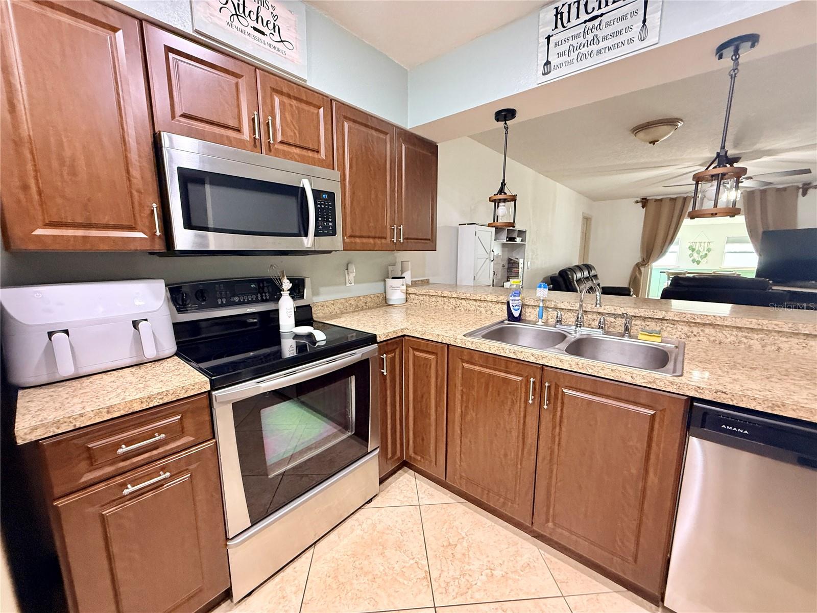 1046 W SAMMS AVE, PORT ORANGE, FL, 32129