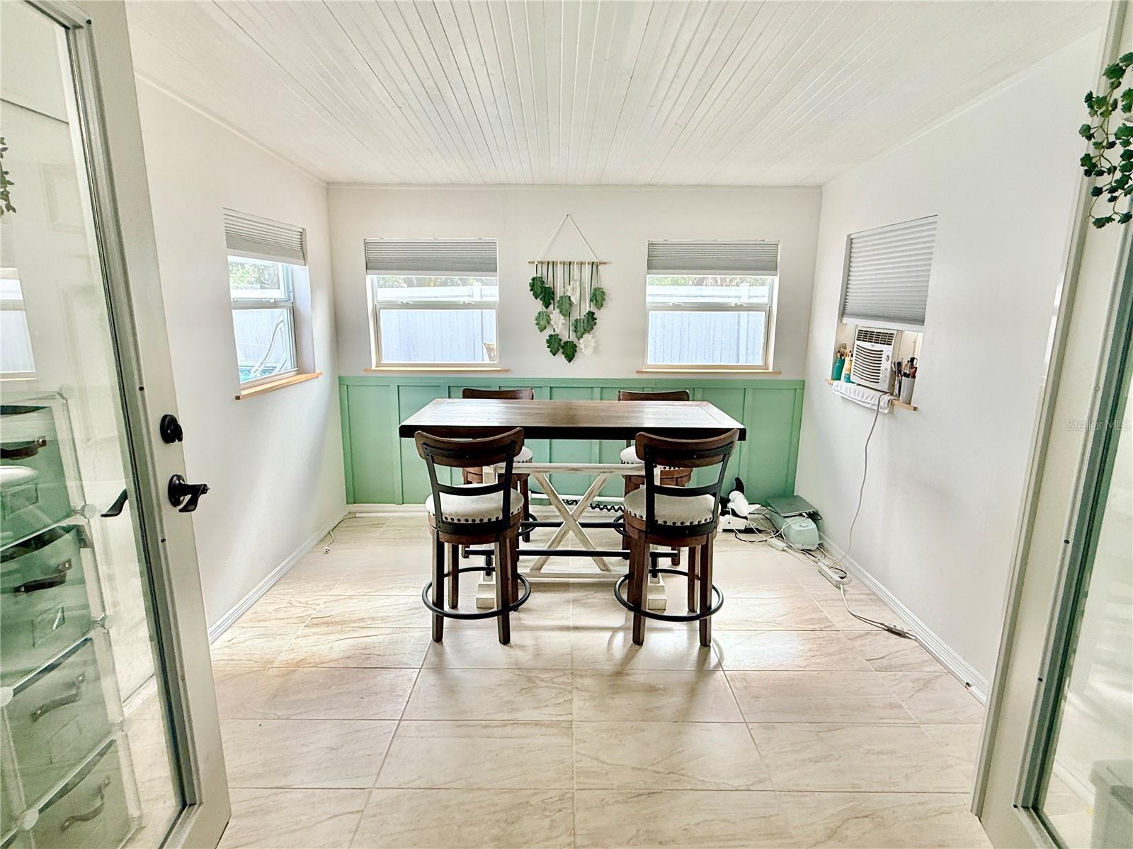 1046 W SAMMS AVE, PORT ORANGE, FL, 32129