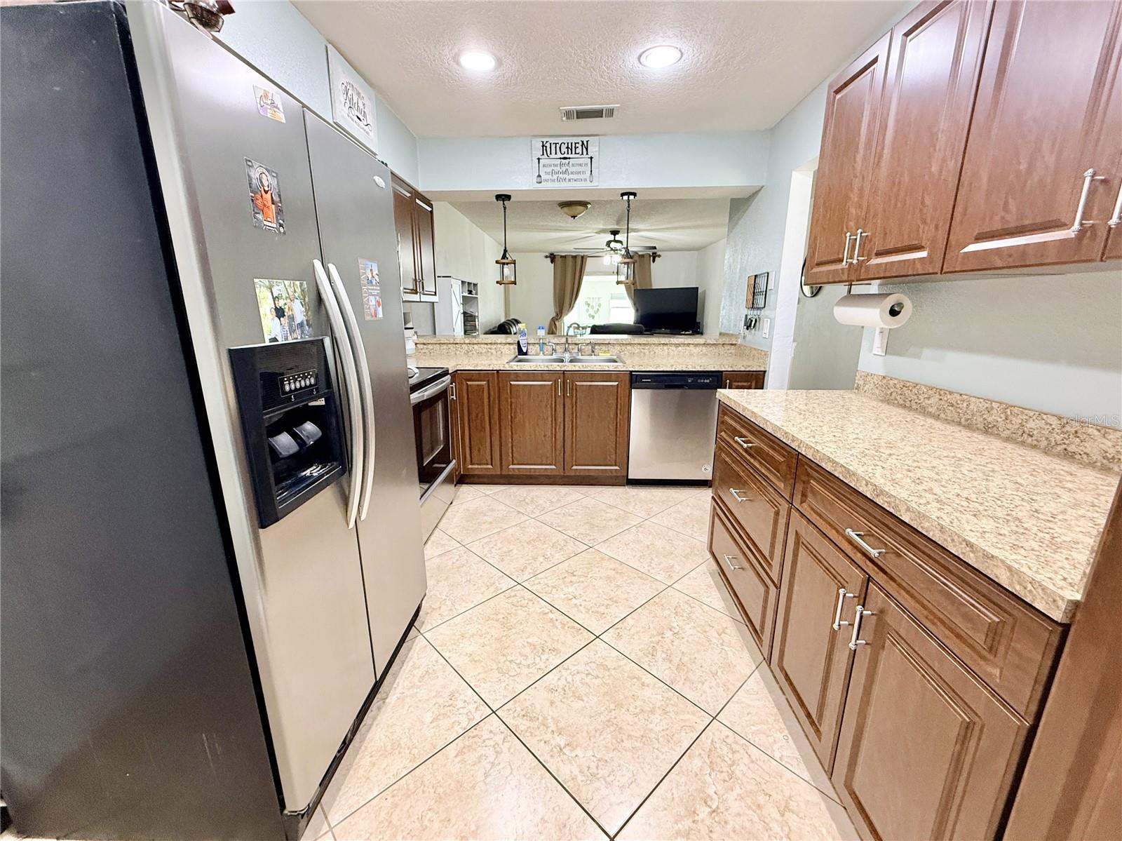 1046 W SAMMS AVE, PORT ORANGE, FL, 32129