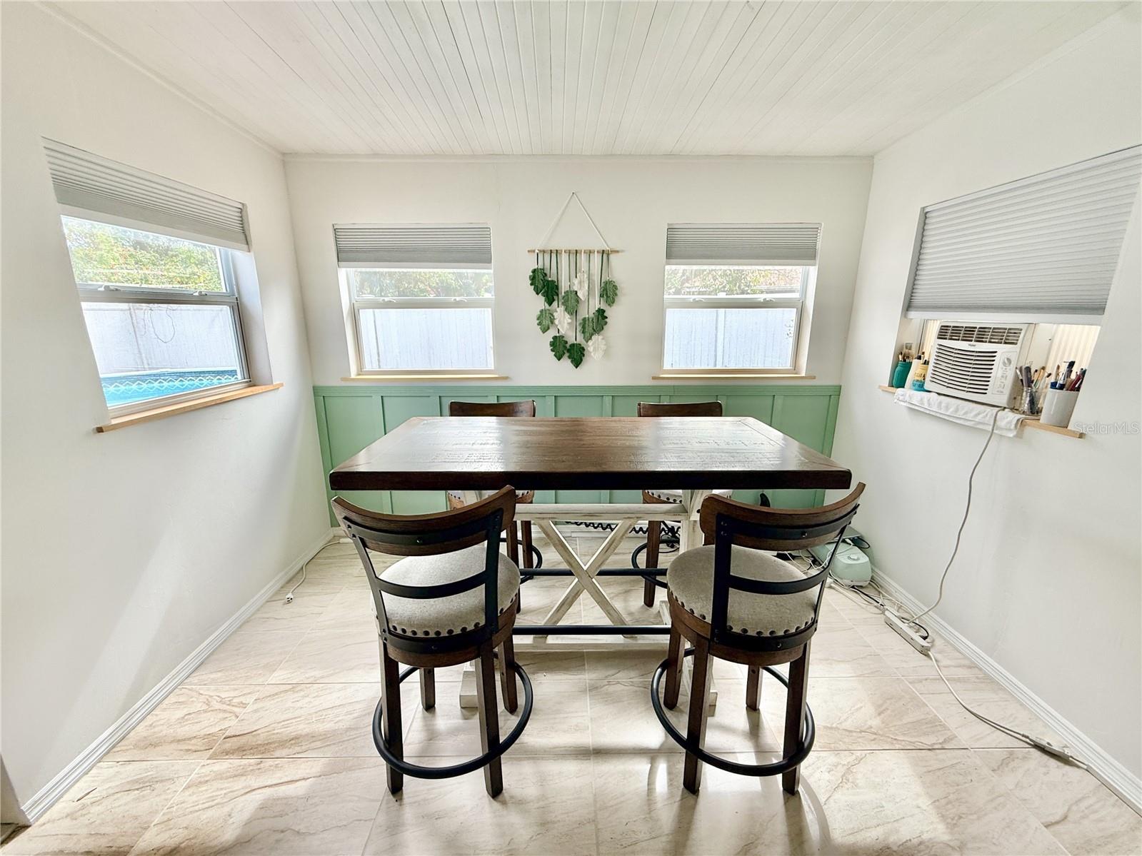 1046 W SAMMS AVE, PORT ORANGE, FL, 32129