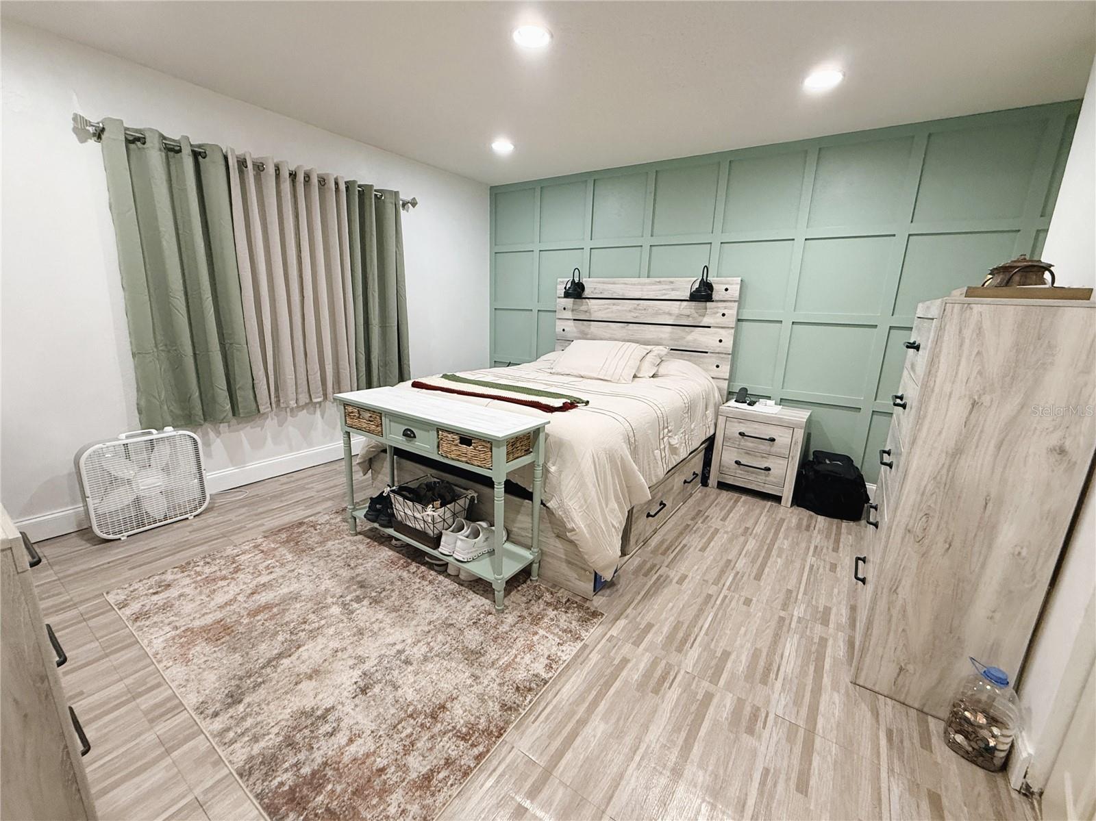 1046 W SAMMS AVE, PORT ORANGE, FL, 32129