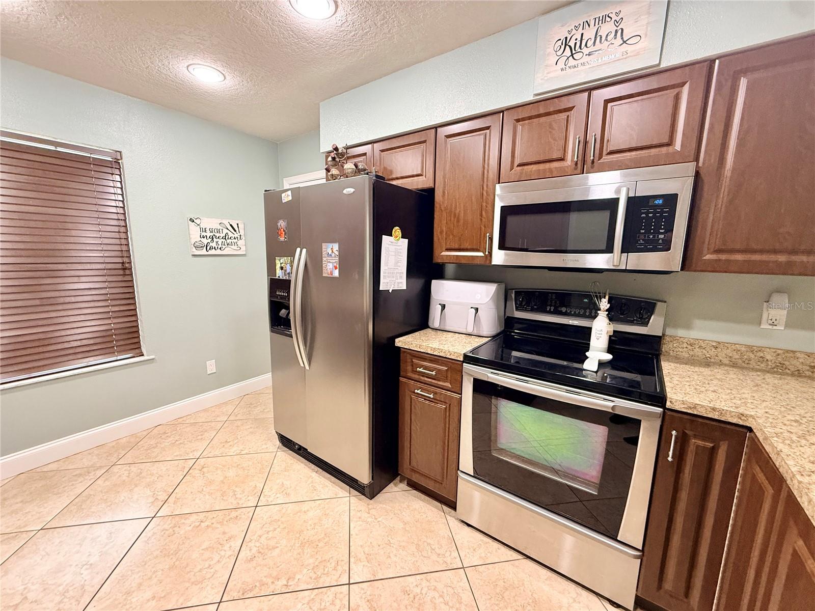 1046 W SAMMS AVE, PORT ORANGE, FL, 32129