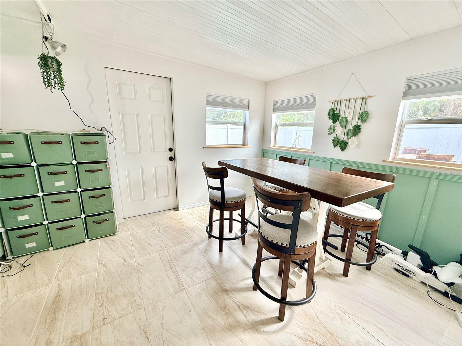 1046 W SAMMS AVE, PORT ORANGE, FL, 32129