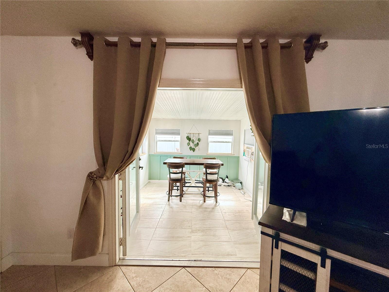 1046 W SAMMS AVE, PORT ORANGE, FL, 32129