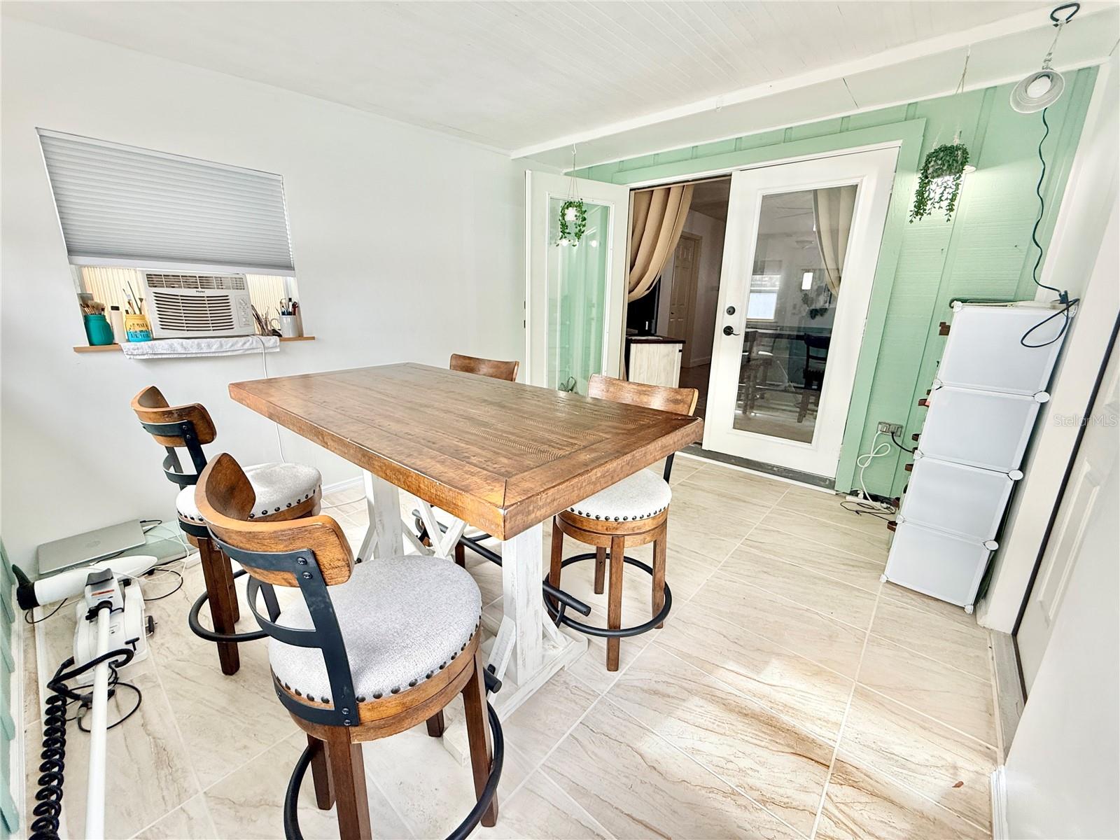 1046 W SAMMS AVE, PORT ORANGE, FL, 32129