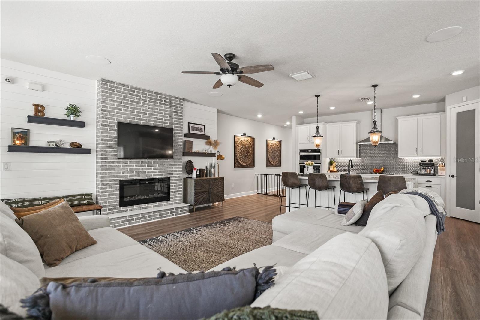 4914 LAKESHORE OAKS CT, TAMPA, FL, 33624