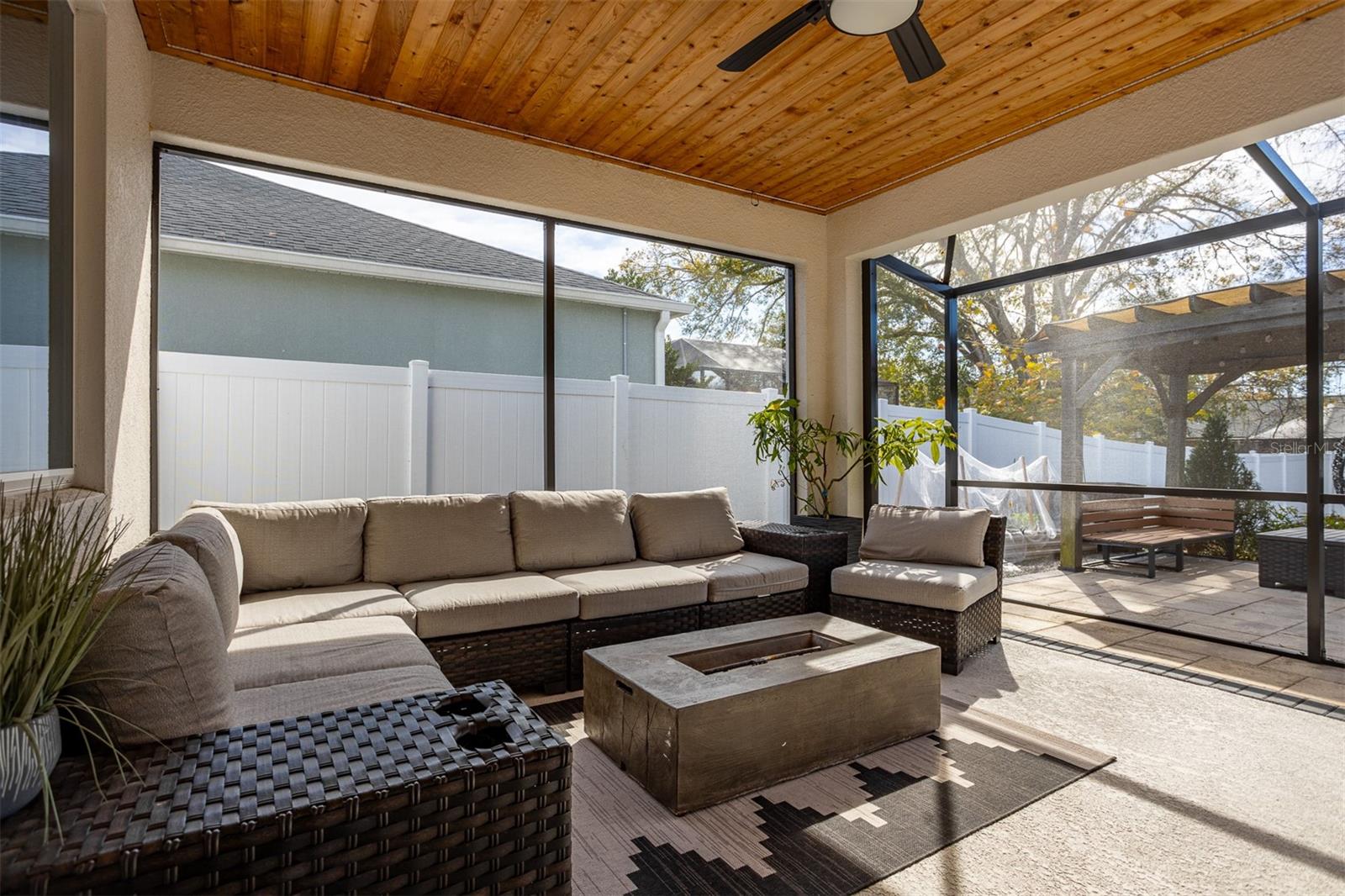 4914 LAKESHORE OAKS CT, TAMPA, FL, 33624