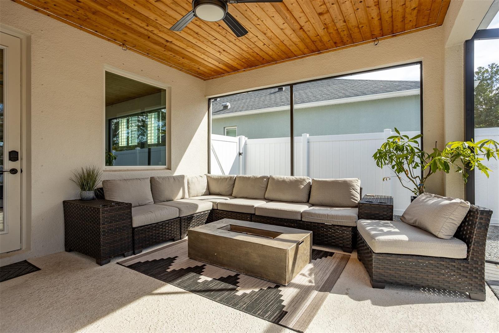 4914 LAKESHORE OAKS CT, TAMPA, FL, 33624