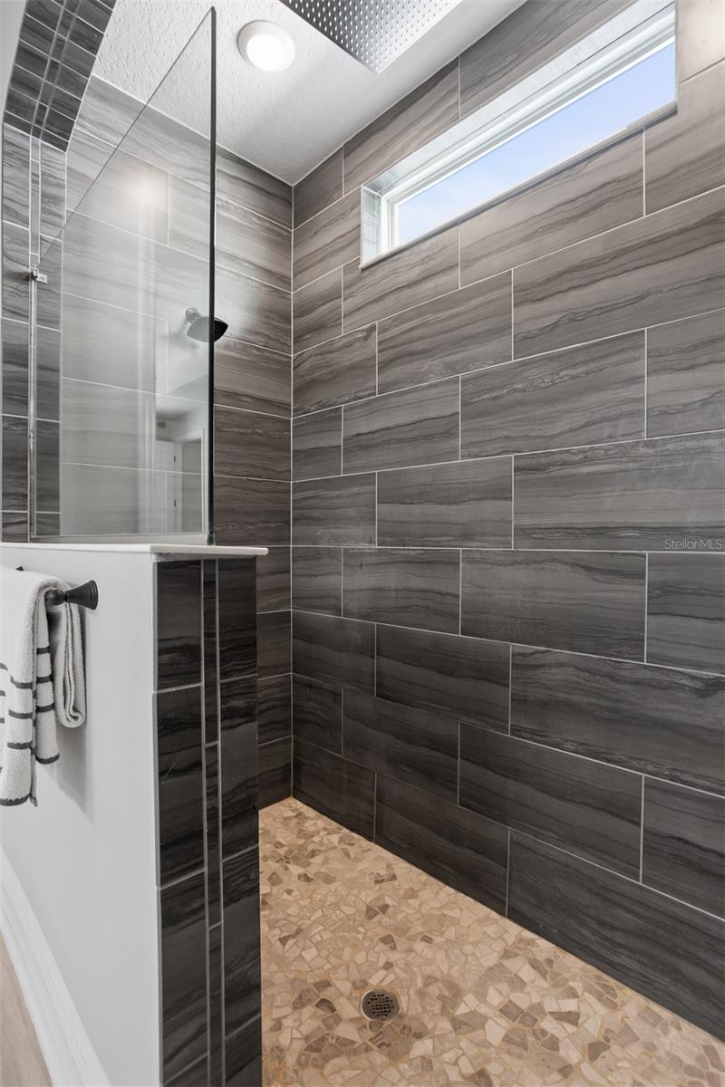 4914 LAKESHORE OAKS CT, TAMPA, FL, 33624