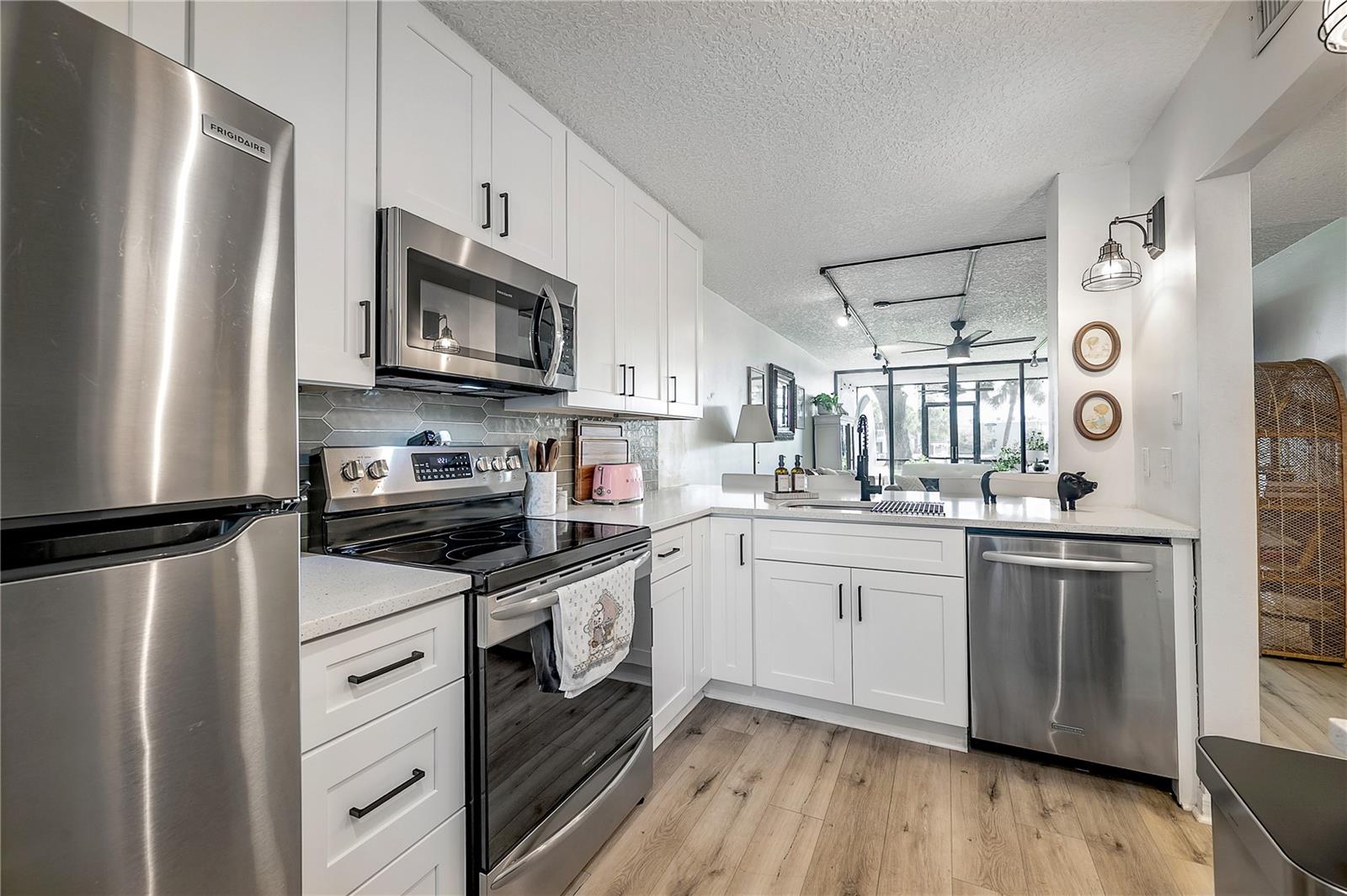 2424 W TAMPA BAY BLVD #M104, TAMPA, FL, 33607