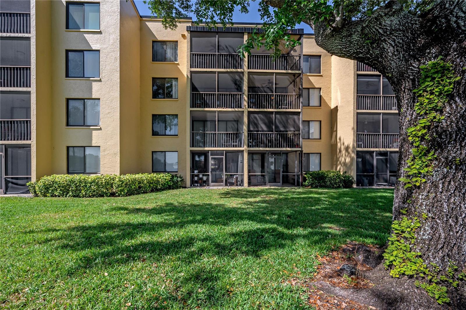 2424 W TAMPA BAY BLVD #M104, TAMPA, FL, 33607