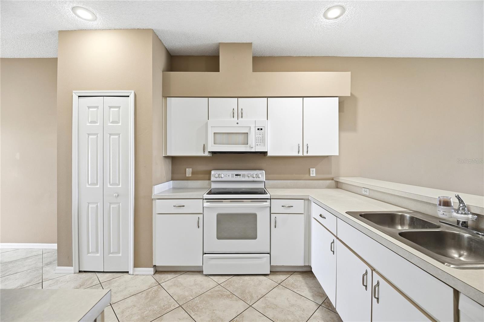 177 CLUB VILLAS LN, KISSIMMEE, FL, 34744