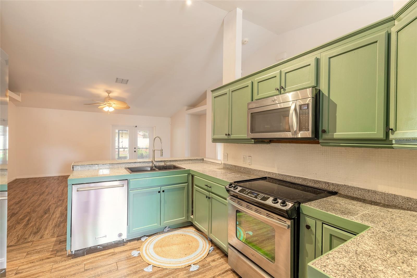 1031 E WALTS AVE, DELAND, FL, 32724