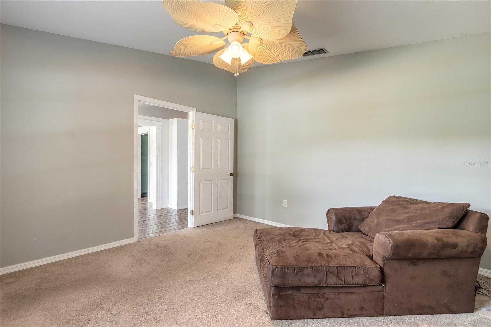 1031 E WALTS AVE, DELAND, FL, 32724