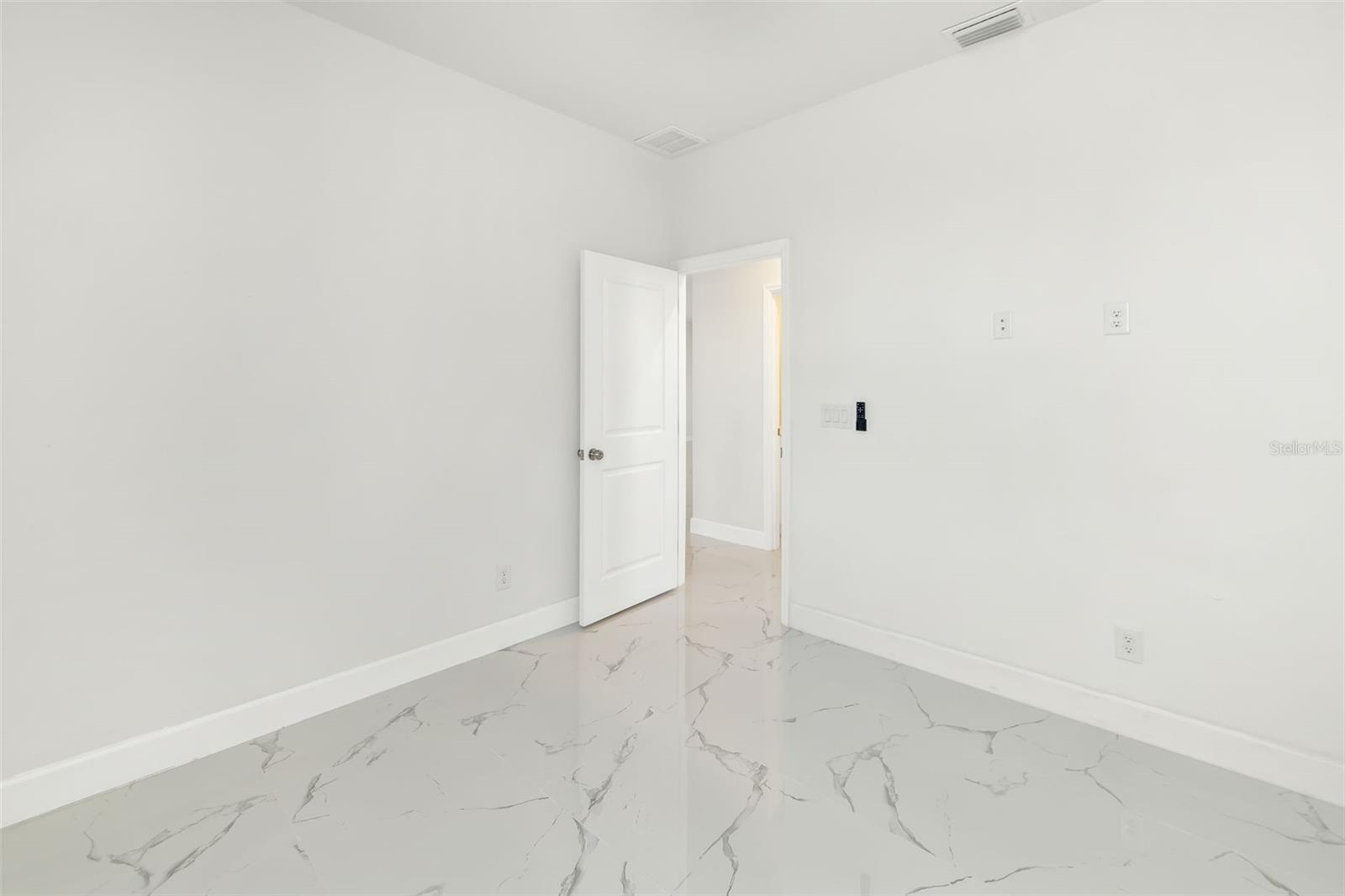 15725 AUTRY CIR, PORT CHARLOTTE, FL, 33981
