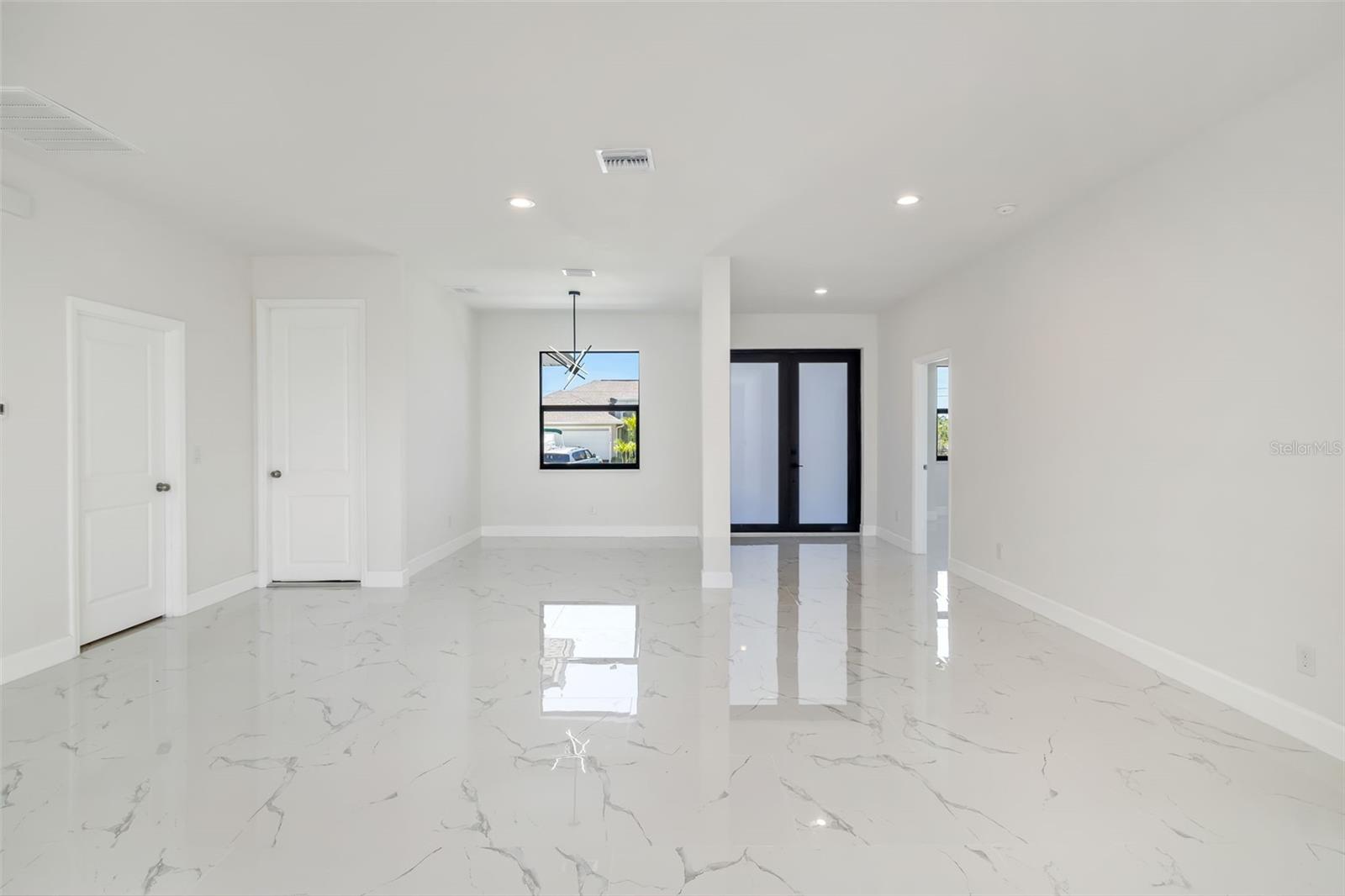 15725 AUTRY CIR, PORT CHARLOTTE, FL, 33981