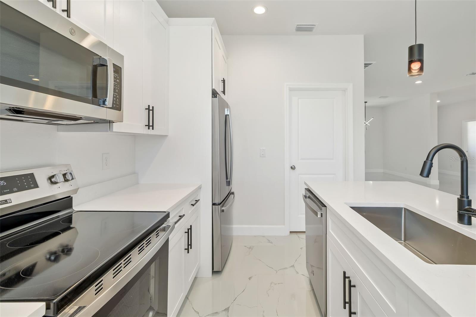 15725 AUTRY CIR, PORT CHARLOTTE, FL, 33981