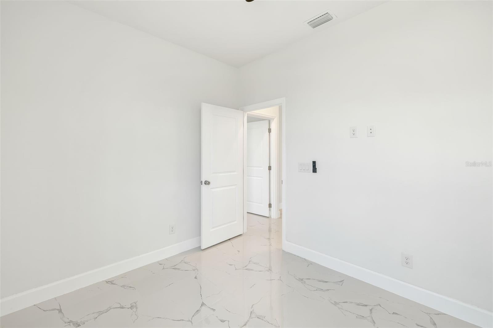15725 AUTRY CIR, PORT CHARLOTTE, FL, 33981