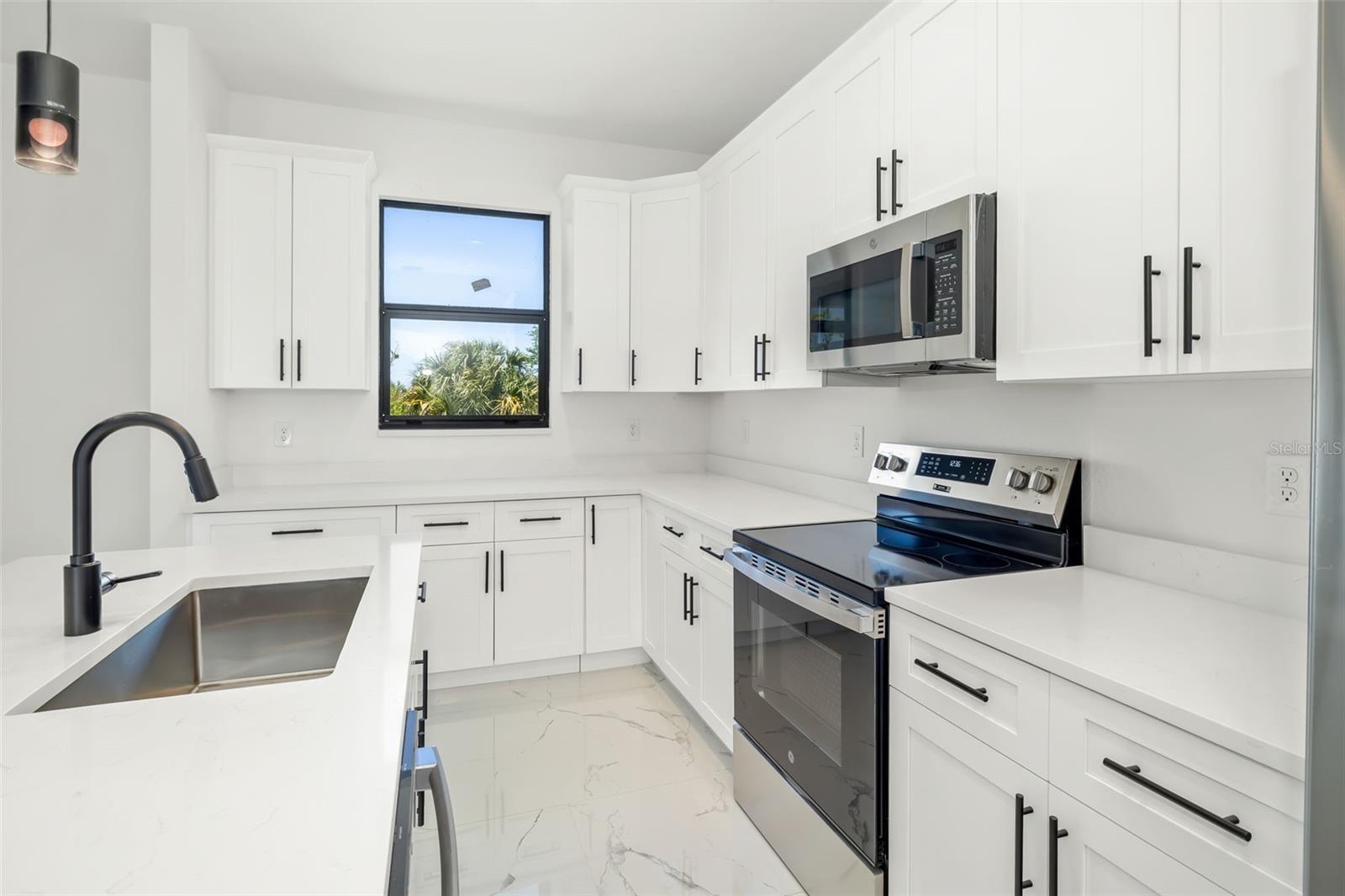 15725 AUTRY CIR, PORT CHARLOTTE, FL, 33981
