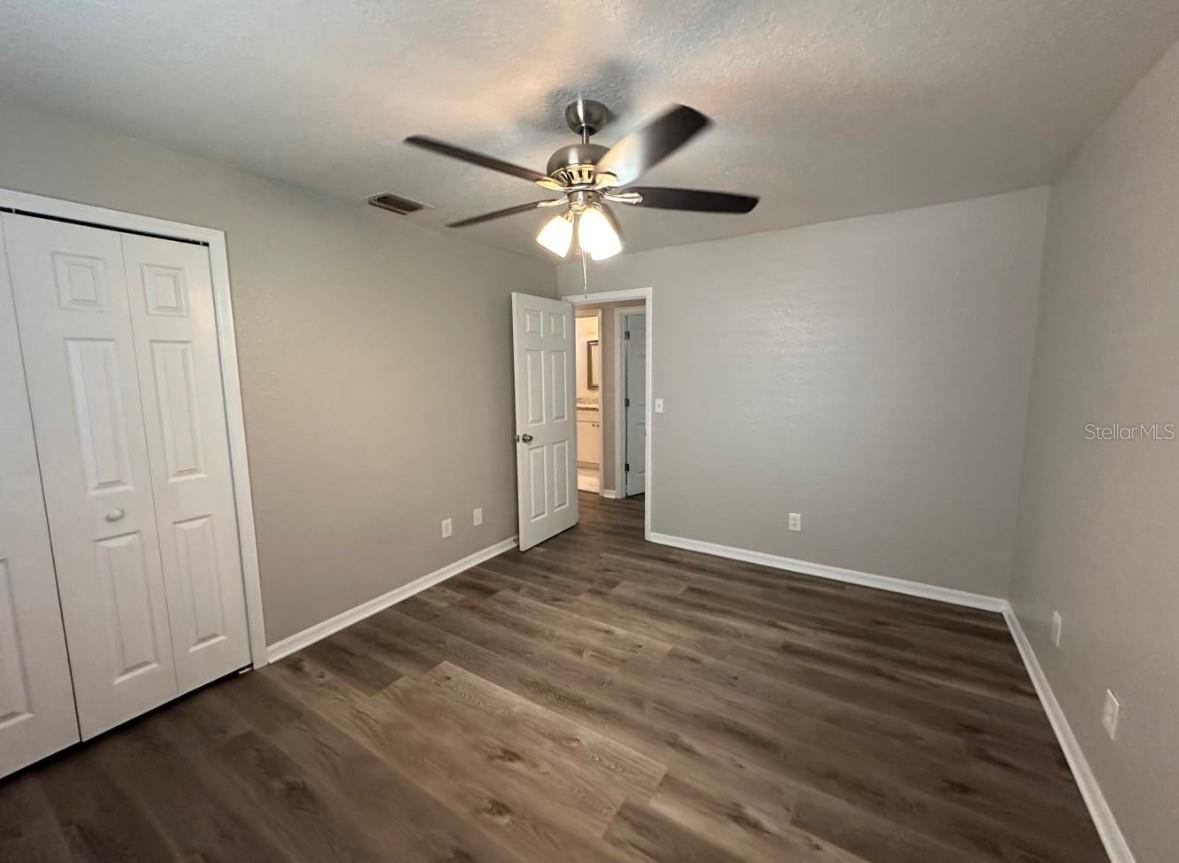 9725 FOX HOLLOW RD, TAMPA, FL, 33647