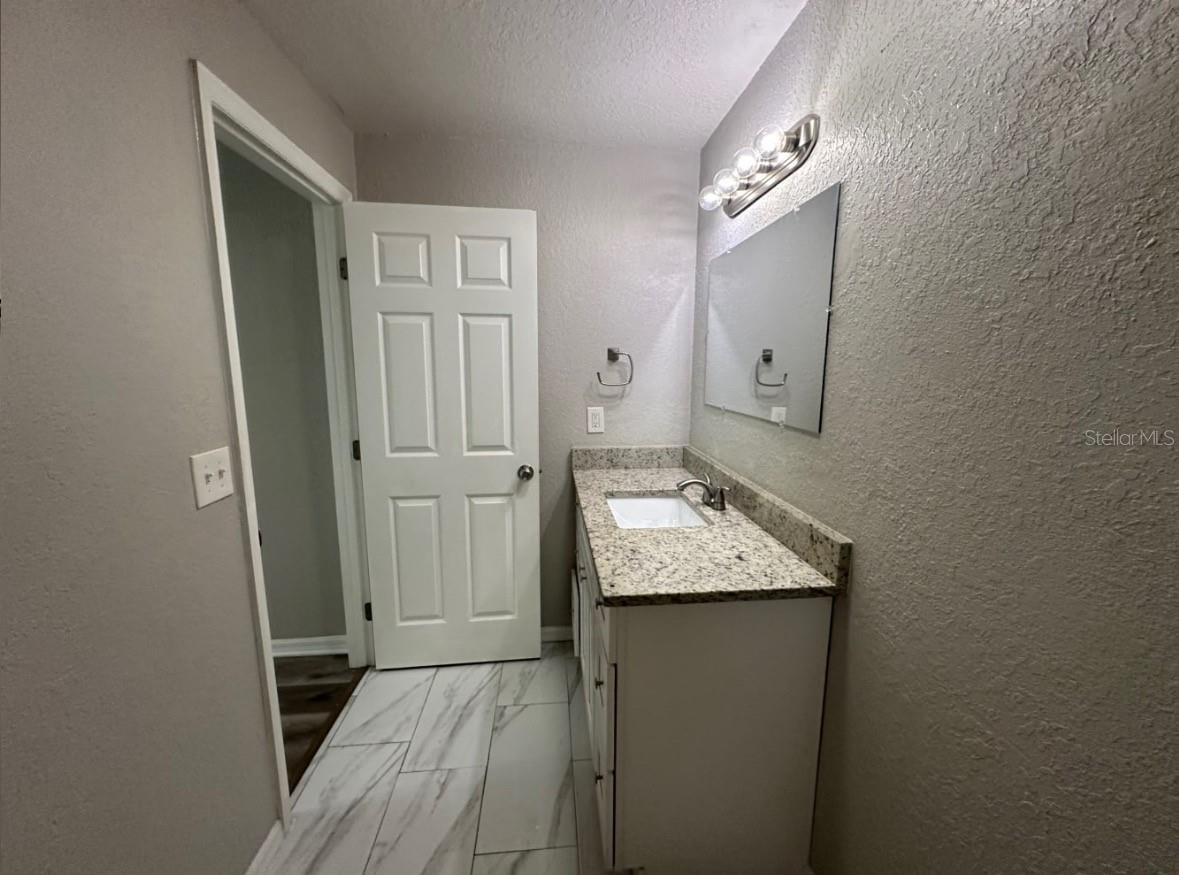 9725 FOX HOLLOW RD, TAMPA, FL, 33647