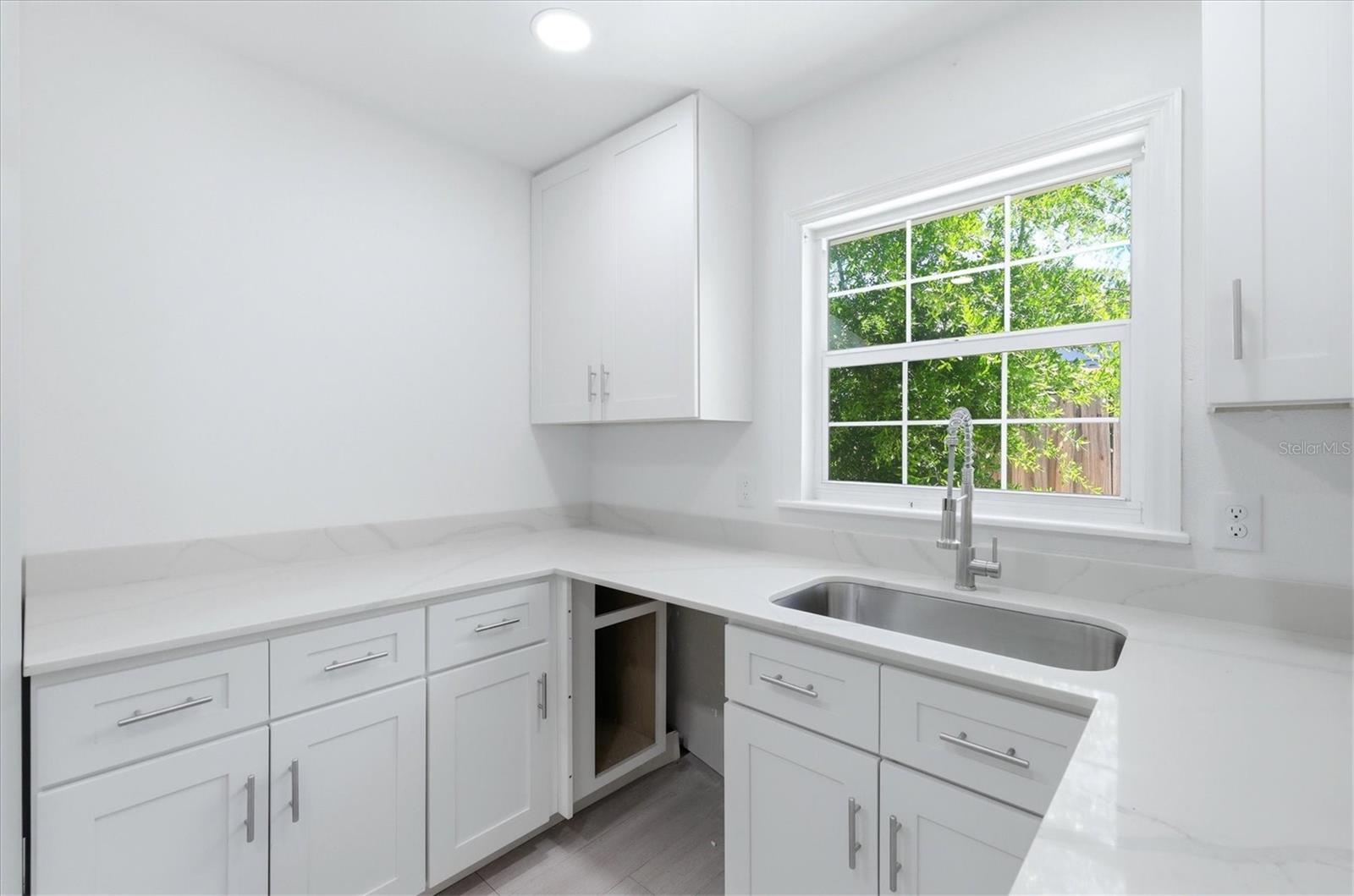 2901 POPLAR ST, SARASOTA, FL, 34237