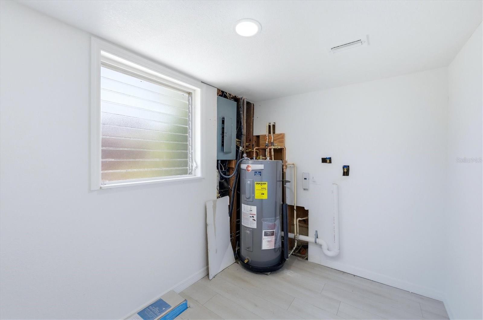 2901 POPLAR ST, SARASOTA, FL, 34237