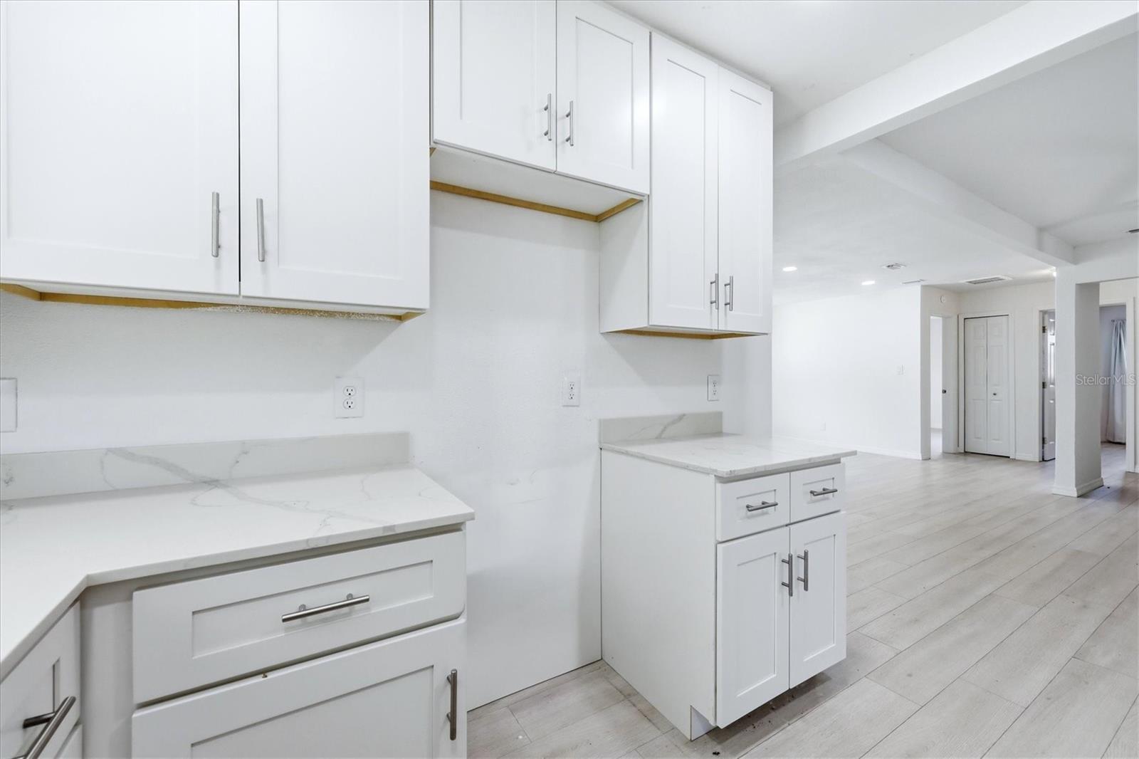 2901 POPLAR ST, SARASOTA, FL, 34237