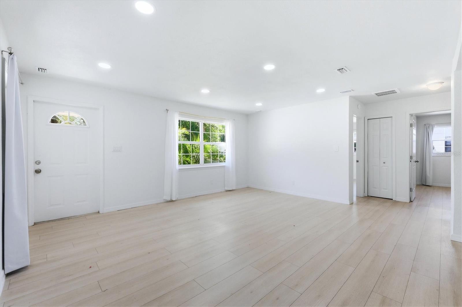 2901 POPLAR ST, SARASOTA, FL, 34237