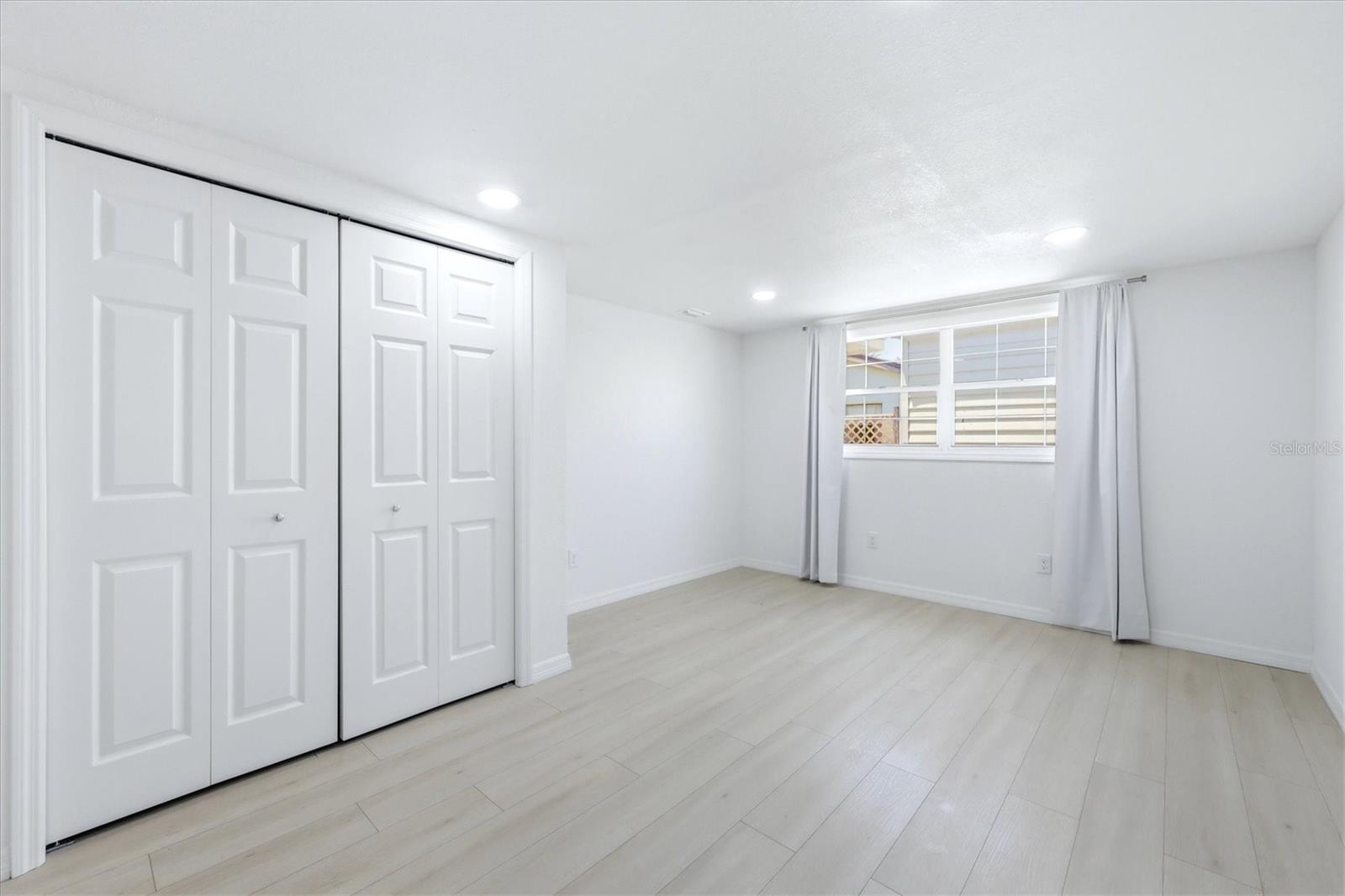 2901 POPLAR ST, SARASOTA, FL, 34237