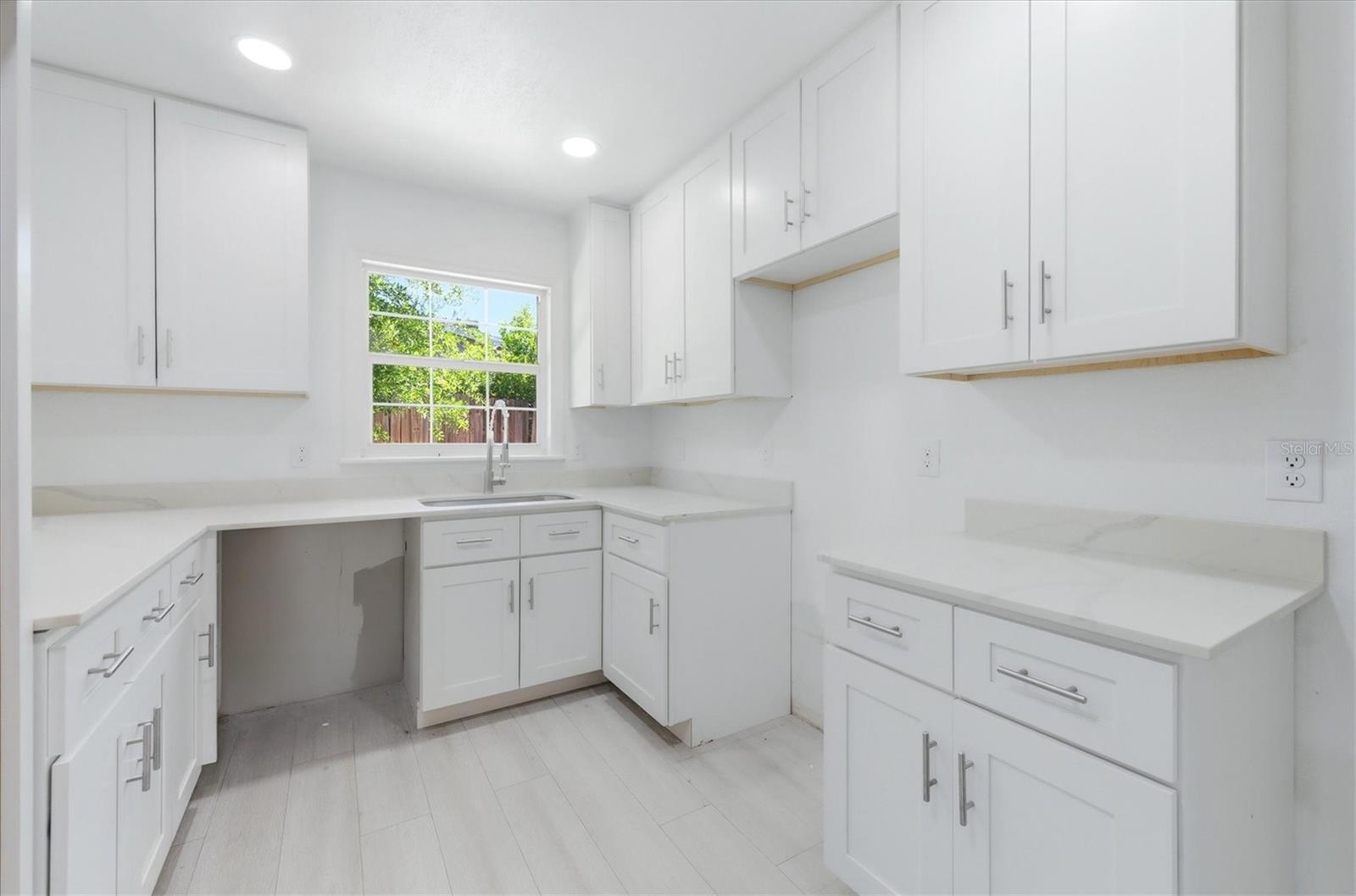 2901 POPLAR ST, SARASOTA, FL, 34237