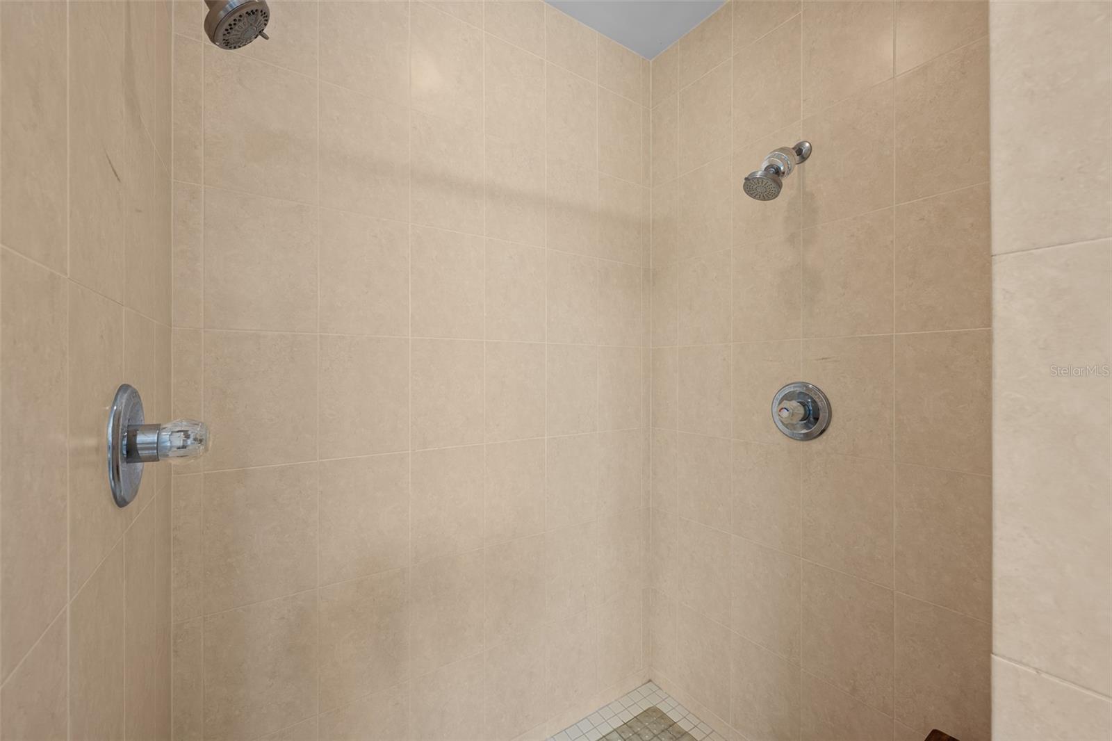 3217 W BAY AVE, TAMPA, FL, 33611