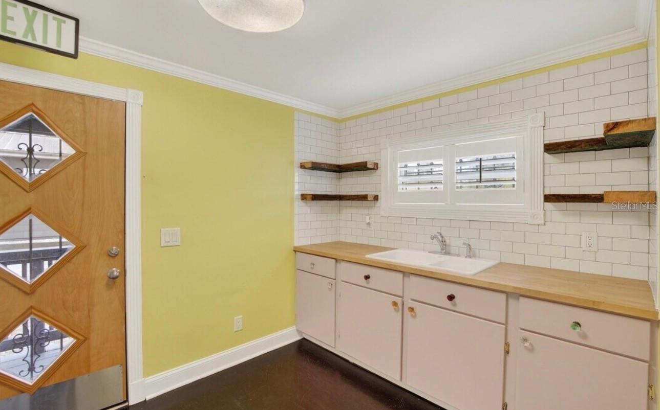 1305 N ARMENIA AVE, TAMPA, FL, 33607