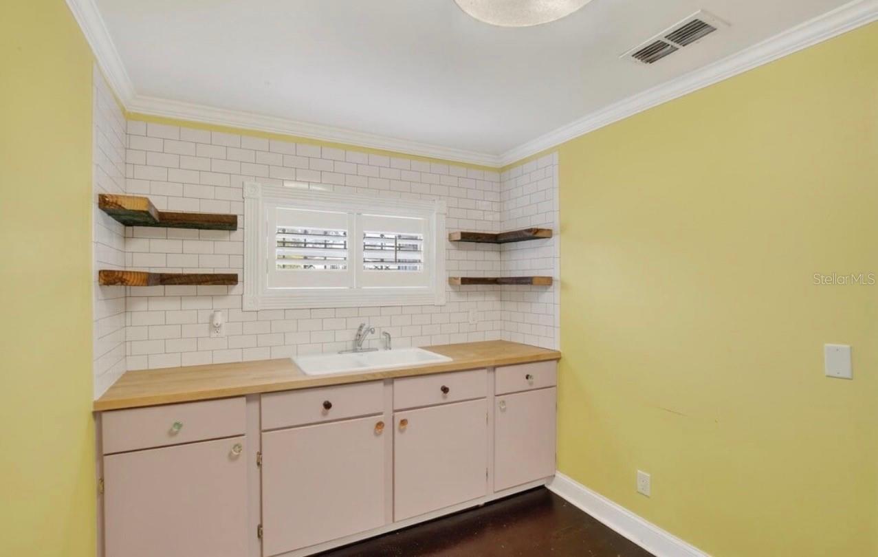 1305 N ARMENIA AVE, TAMPA, FL, 33607