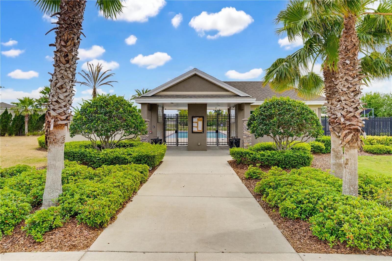 2202 4TH ST SW, RUSKIN, FL, 33570