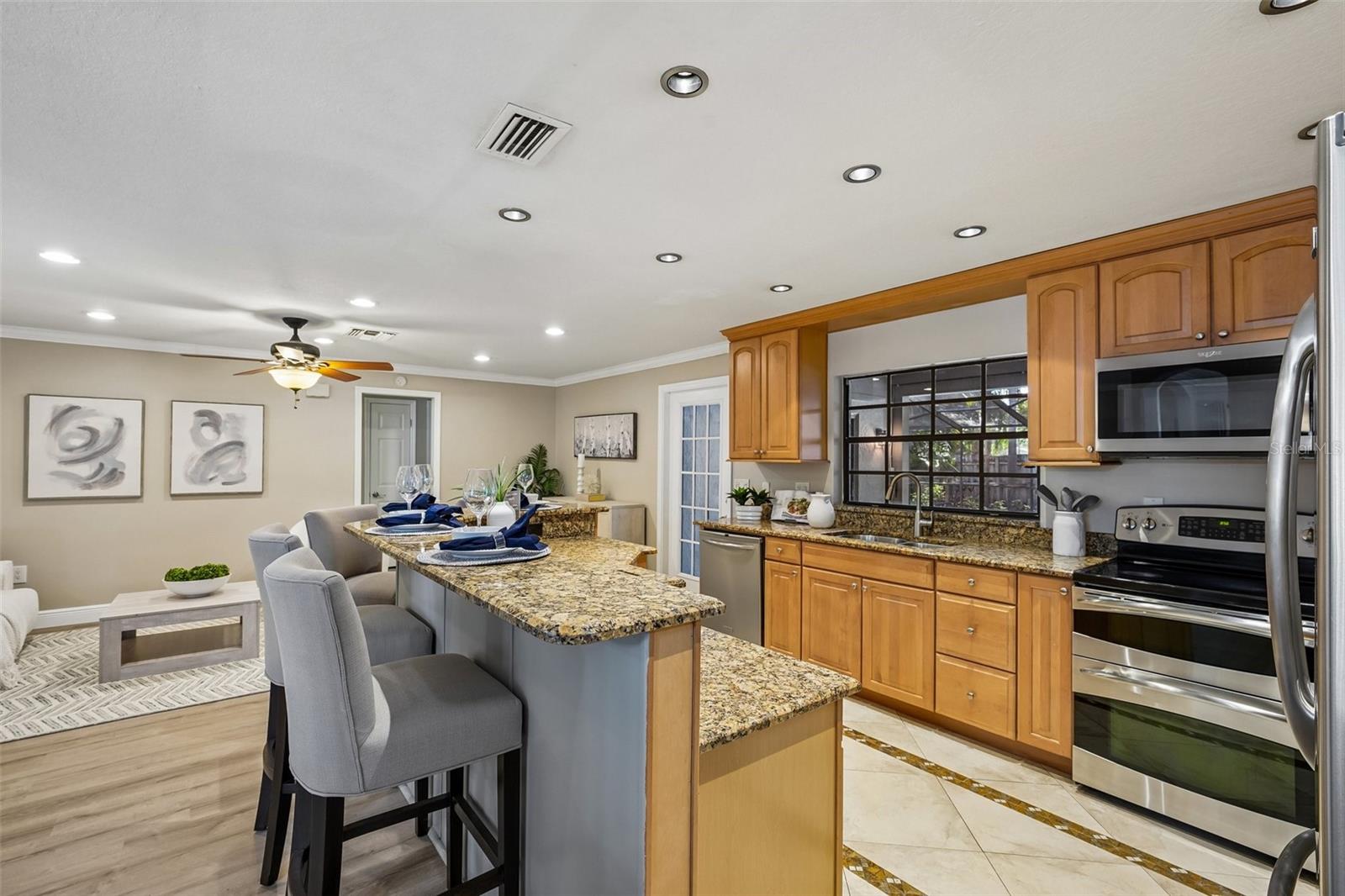 8315 TERRACEWOOD CIR, TAMPA, FL, 33615