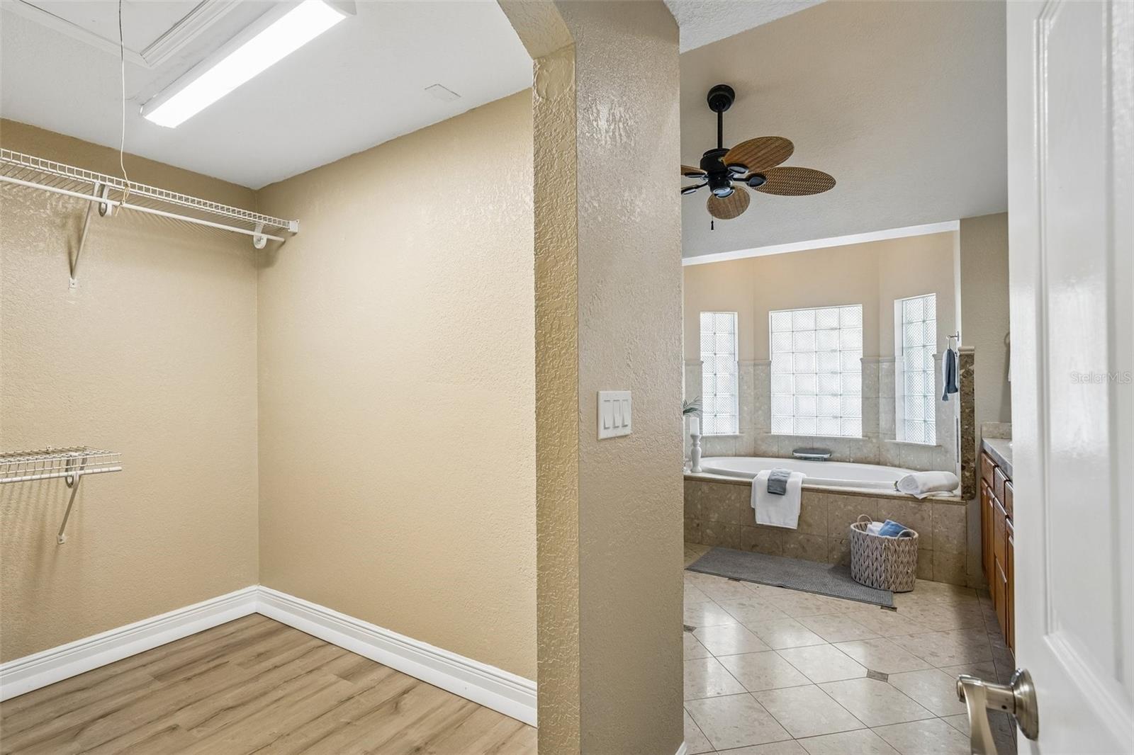 8315 TERRACEWOOD CIR, TAMPA, FL, 33615