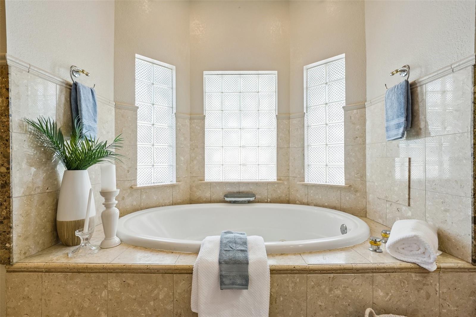 8315 TERRACEWOOD CIR, TAMPA, FL, 33615