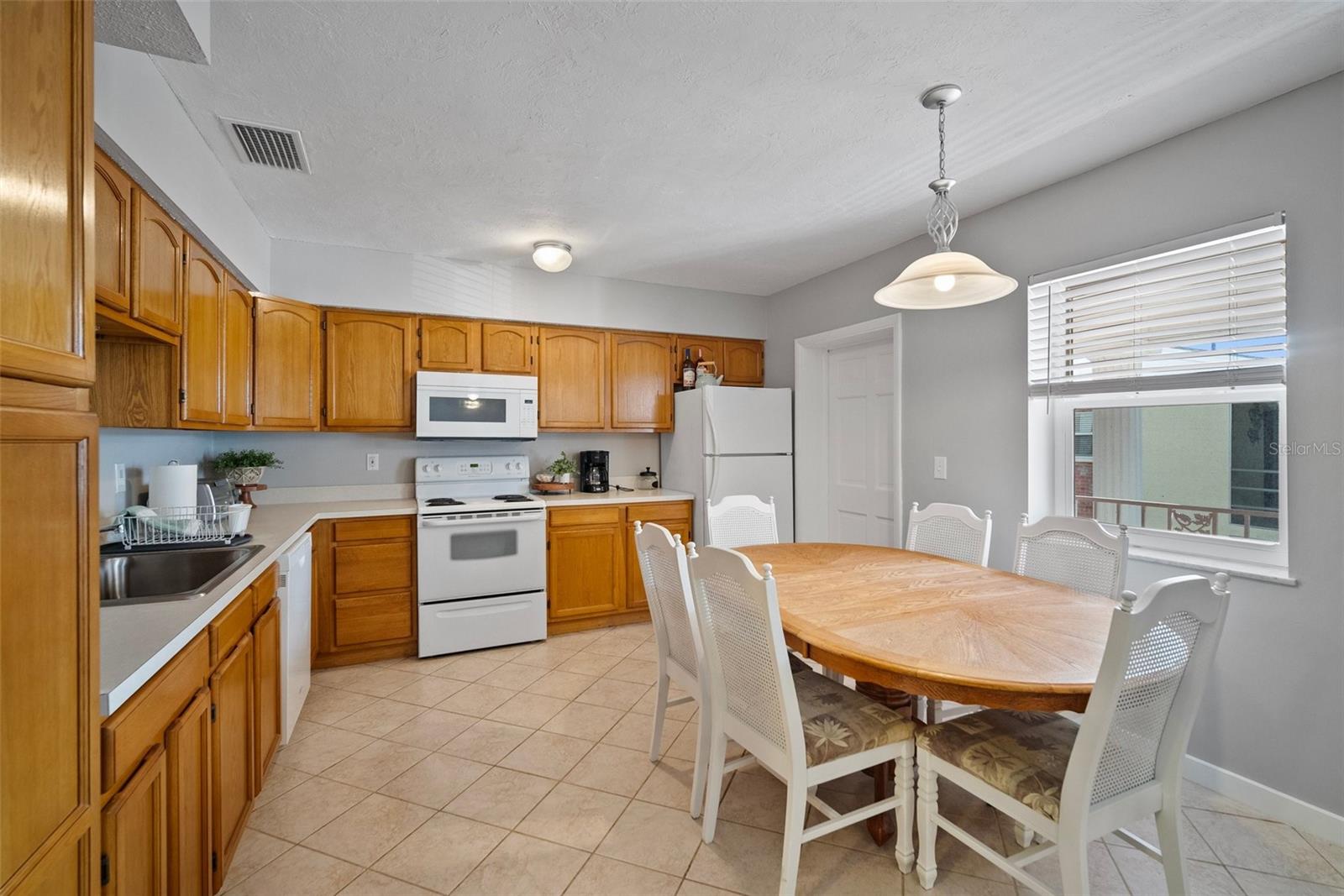 380 BASE AVE E #202, VENICE, FL, 34285