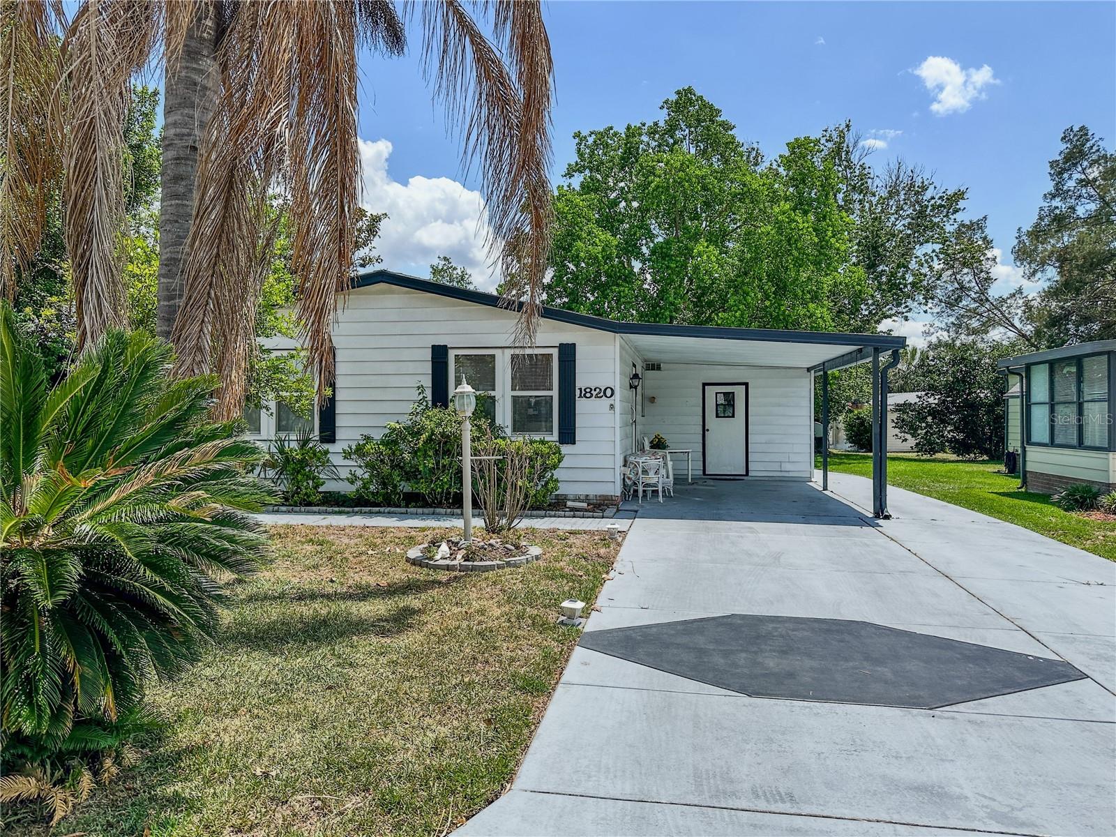 1820 W SCHWARTZ BLVD #8, LADY LAKE, FL, 32159