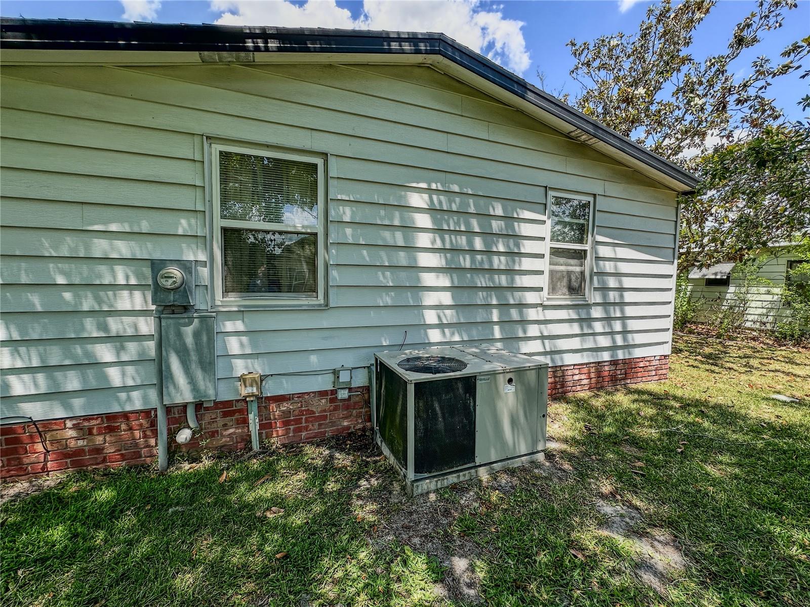 1820 W SCHWARTZ BLVD #8, LADY LAKE, FL, 32159