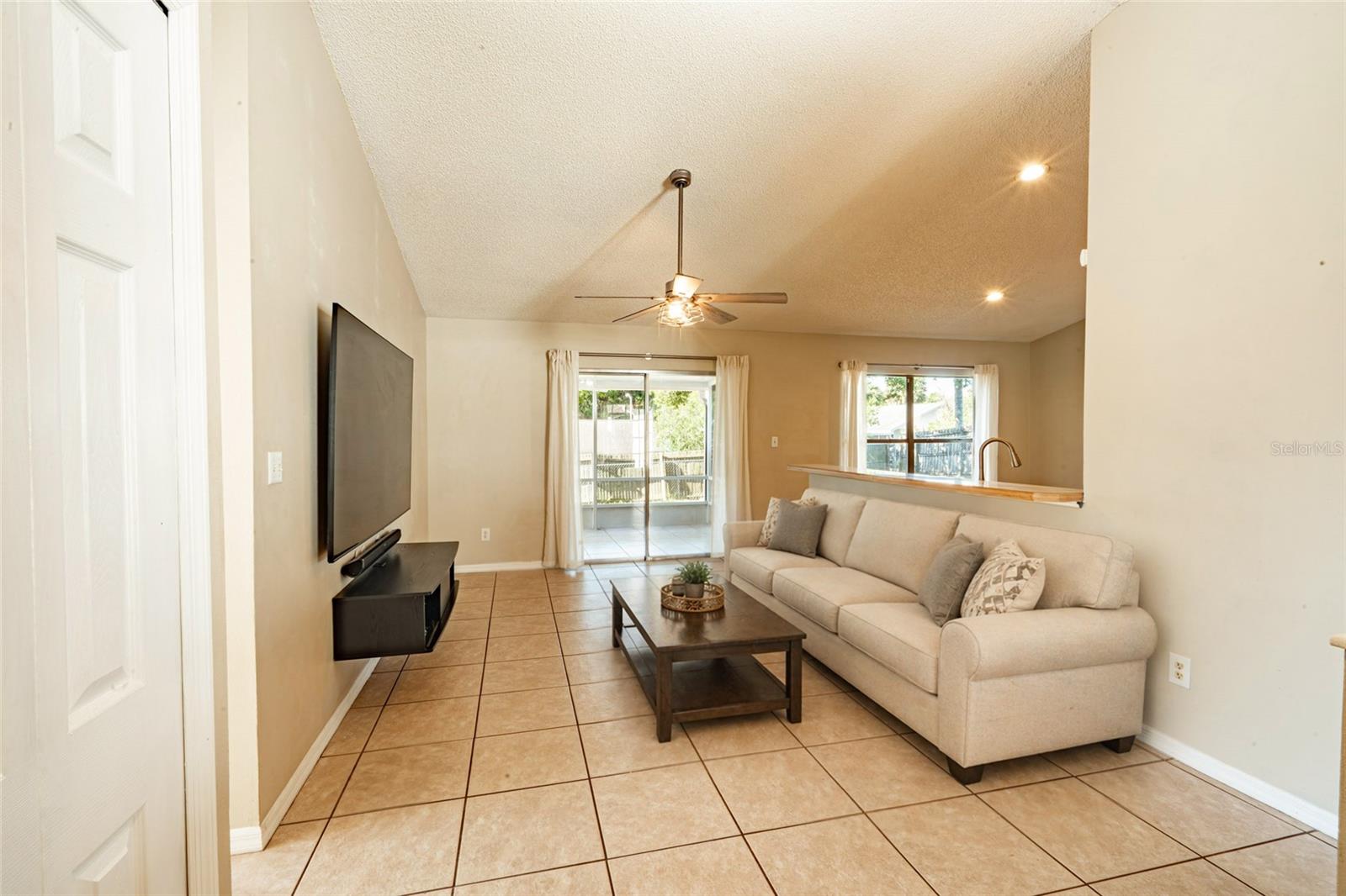 15816 OAKLAND CT, CLERMONT, FL, 34711